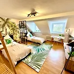 Dschungel Wohnung, Geraeumig, Netflix, Sonos, Zentral Apartmán