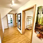Dschungel Wohnung, Geraeumig, Netflix, Sonos, Zentral Apartmán
