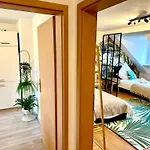 Dschungel Wohnung, Geraeumig, Netflix, Sonos, Zentral