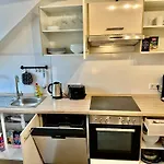 Dschungel Wohnung, Geraeumig, Netflix, Sonos, Zentral Duisburg
