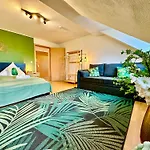 Apartmán Dschungel Wohnung, Geraeumig, Netflix, Sonos, Zentral Duisburg