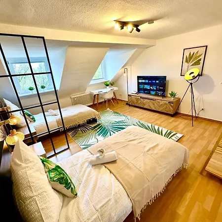 Dschungel Wohnung, Geraeumig, Netflix, Sonos, Zentral * 뒤스부르크