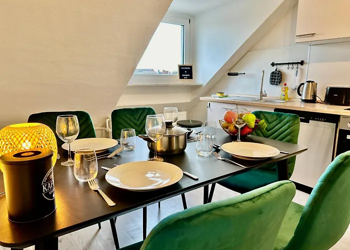 Dschungel Wohnung, Geraeumig, Netflix, Sonos, Zentral Apartamento Duisburg