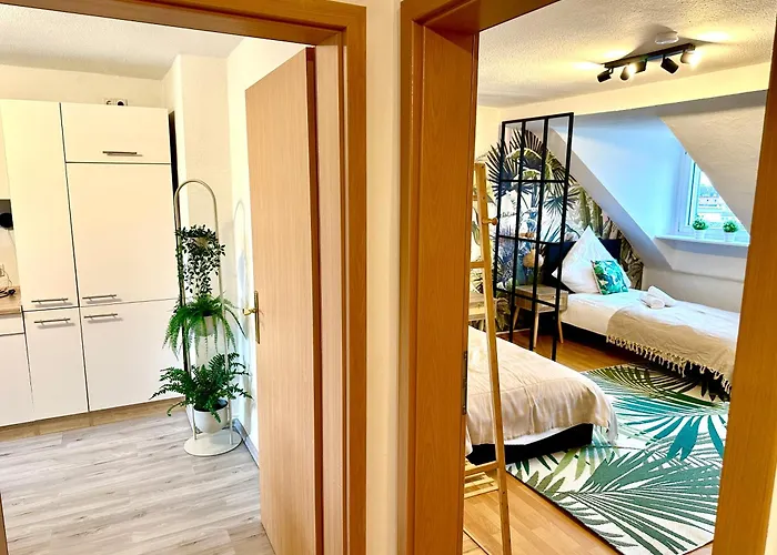 Dschungel Wohnung, Geraeumig, Netflix, Sonos, Zentral